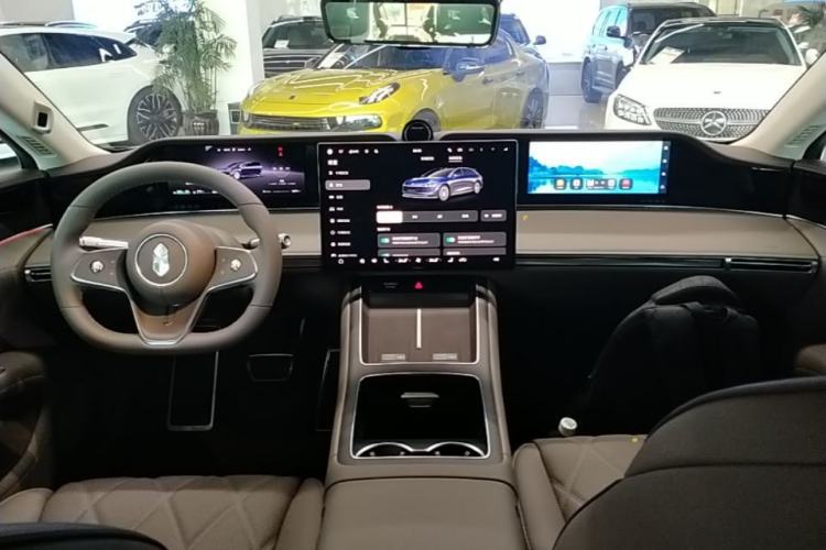 Used Hima Stelato S9T 2025 Model Range-Extended Ultra Long-Range Version Center Console