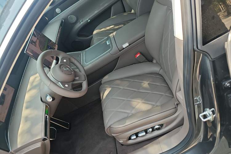 Used Hima Stelato S9T 2025 Model Range-Extended Max Left Front Seat