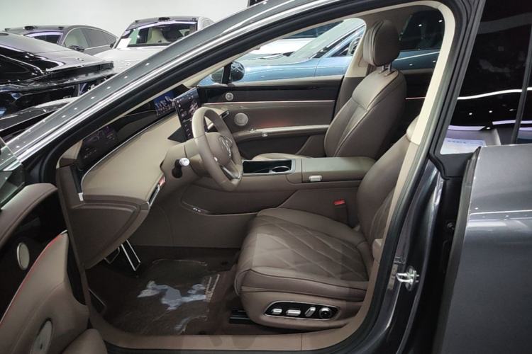 Used Hima Stelato S9T 2025 Model Range-Extended Ultra Long-Range Version Left Front Seat