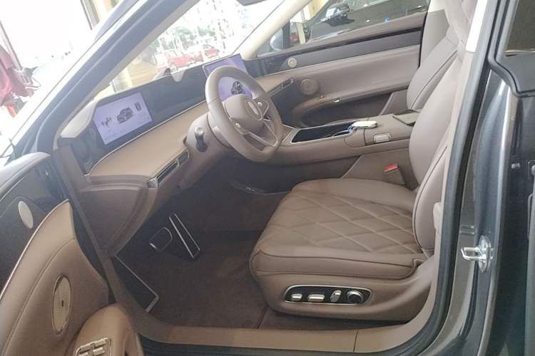 Used Hima Stelato S9T 2025 Model Range-Extended Ultra Long-Range Version Left Front Seat