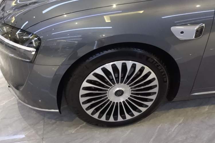 Used Hima Stelato S9T 2025 Model Range-Extended Ultra Long-Range Version Left Front Wheel Hub