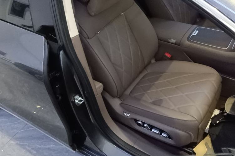 Used Hima Stelato S9T 2025 Model Range-Extended Ultra Long-Range Version Right Front Seat