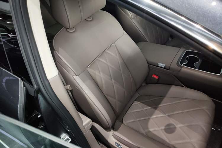 Used Hima Stelato S9T 2025 Model Range-Extended Ultra Long-Range Version Right Front Seat