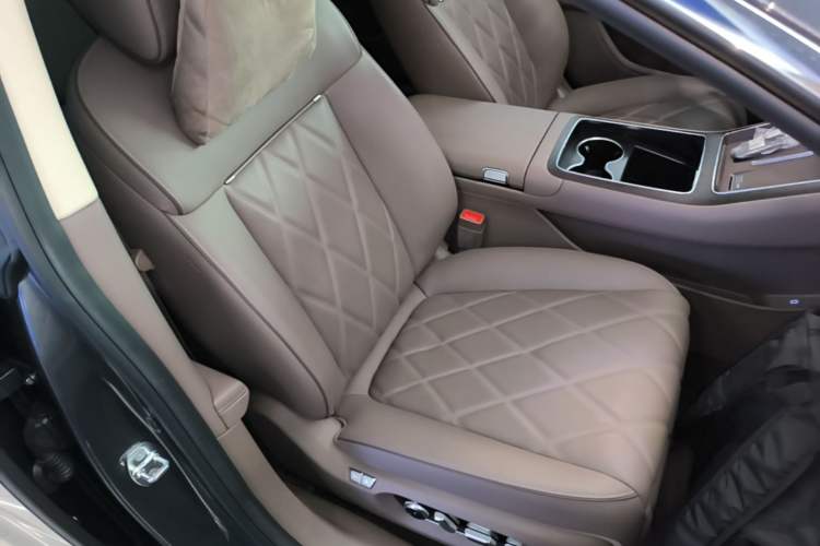 Used Hima Stelato S9T 2025 Model Range-Extended Ultra Long-Range Version Right Front Seat