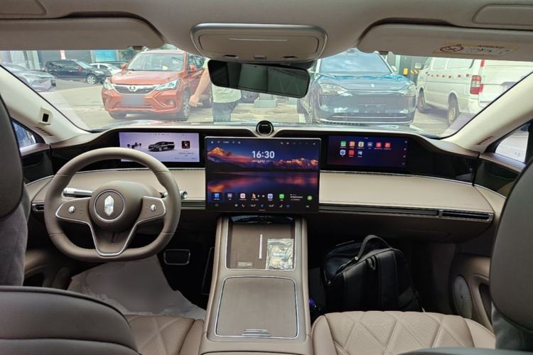 Used Hima Stelato S9T 2025 Model Range-Extended Ultra Long-Range Version Center Console