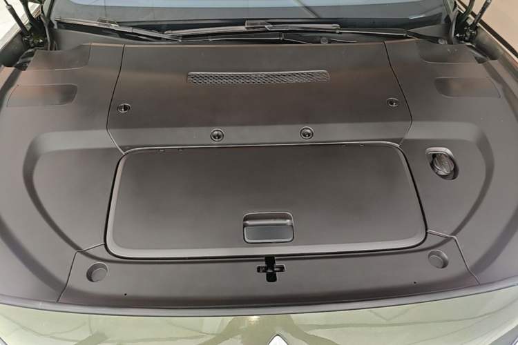 Used Hima Stelato S9T 2025 Model Pure Electric Four-Wheel-Drive Ultra Engine Bay