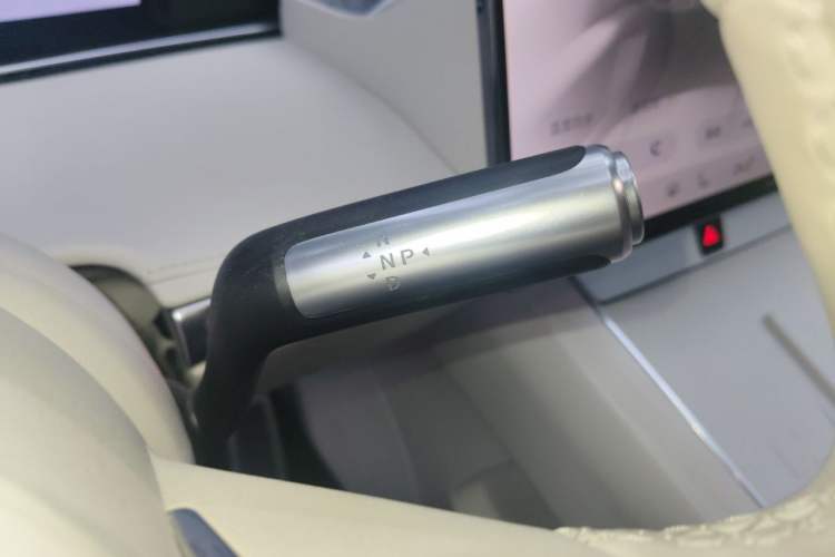 Used Hima Stelato S9T 2025 Model Range-Extended Max Gear Lever