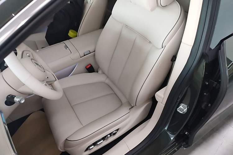 Used Hima Stelato S9T 2025 Model Range-Extended Ultra Long-Range Version Left Front Seat