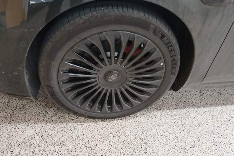 Used Hima Stelato S9T 2025 Model Pure Electric Four-Wheel-Drive Ultra Left Front Wheel Hub