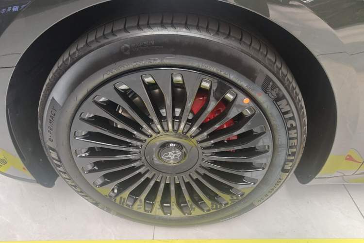 Used Hima Stelato S9T 2025 Model Range-Extended Max Long-Range Version Left Front Wheel Hub