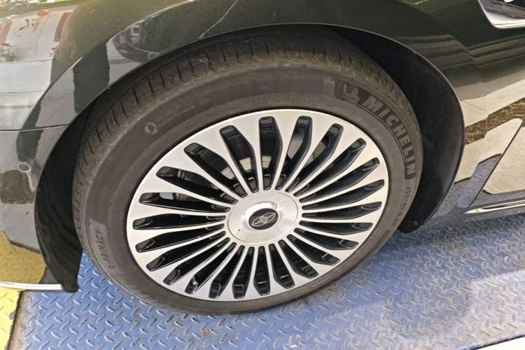 Used Hima Stelato S9T 2025 Model Range-Extended Ultra Long-Range Version Left Front Wheel Hub