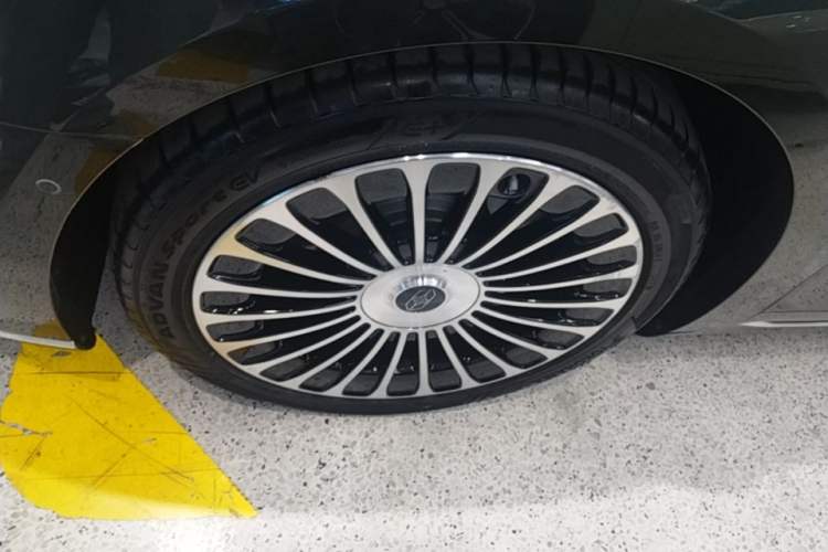 Used Hima Stelato S9T 2025 Model Pure Electric Four-Wheel-Drive Ultra Left Front Wheel Hub