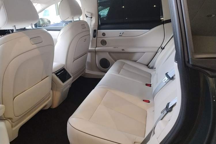 Used Hima Stelato S9T 2025 Model Range-Extended Ultra Long-Range Version Left Rear Seat