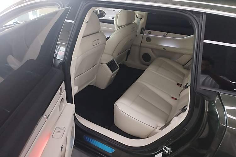 Used Hima Stelato S9T 2025 Model Range-Extended Ultra Long-Range Version Left Rear Seat