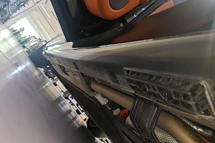 Used Hima Stelato S9T 2025 Model Range-Extended Max Left Side Sill