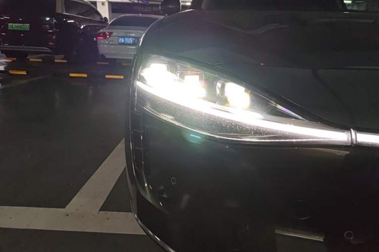 Used Hima Stelato S9T 2025 Model Pure Electric Four-Wheel-Drive Ultra Right Front Headlight