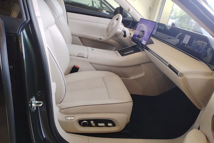 Used Hima Stelato S9T 2025 Model Range-Extended Ultra Long-Range Version Right Front Seat