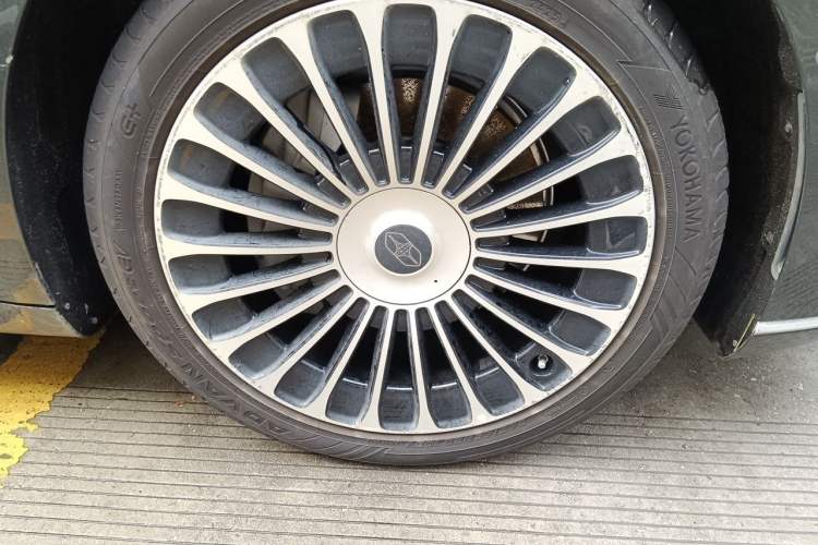 Used Hima Stelato S9T 2025 Model Pure Electric Four-Wheel-Drive Ultra Right Front Wheel Hub