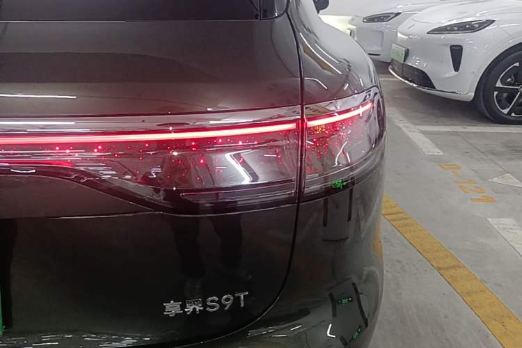 Used Hima Stelato S9T 2025 Model Pure Electric Rear-Drive Max Right Rear Taillight