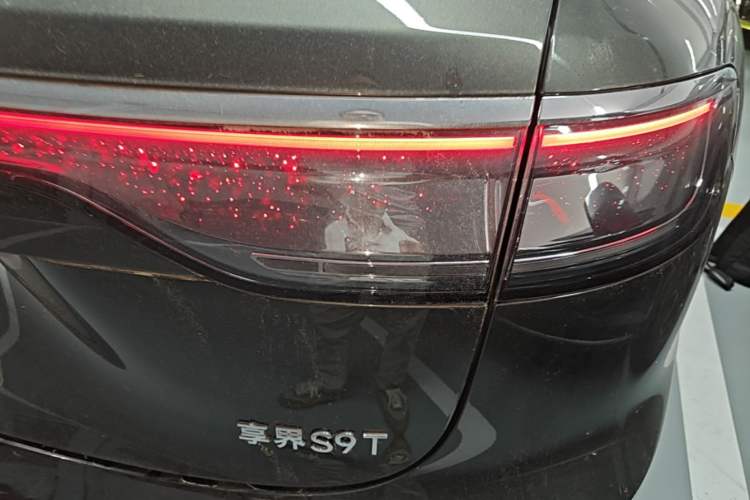 Used Hima Stelato S9T 2025 Model Range-Extended Max Long-Range Version Right Rear Taillight