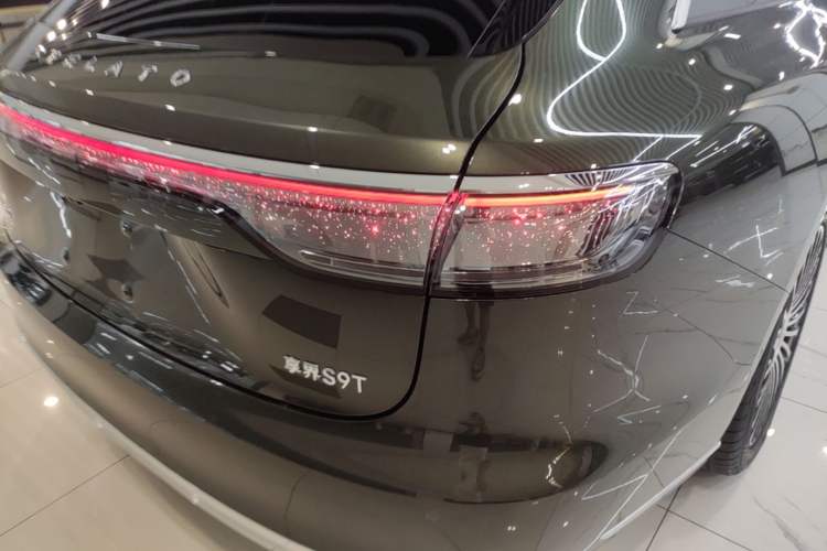 Used Hima Stelato S9T 2025 Model Pure Electric Rear-Drive Max Right Rear Taillight