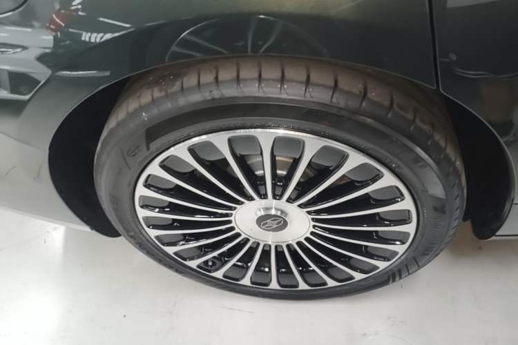 Used Hima Stelato S9T 2025 Model Range-Extended Ultra Long-Range Version Right Rear Wheel Hub