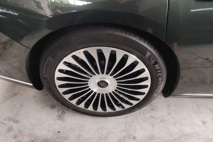 Used Hima Stelato S9T 2025 Model Range-Extended Max Right Rear Wheel Hub