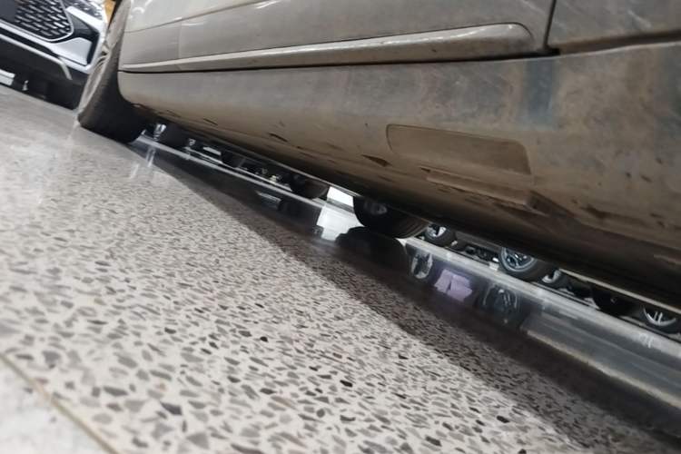 Used Hima Stelato S9T 2025 Model Pure Electric Four-Wheel-Drive Ultra Right Side Sill