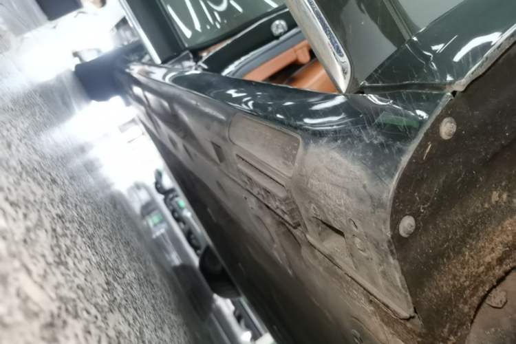 Used Hima Stelato S9T 2025 Model Pure Electric Four-Wheel-Drive Ultra Right Side Sill