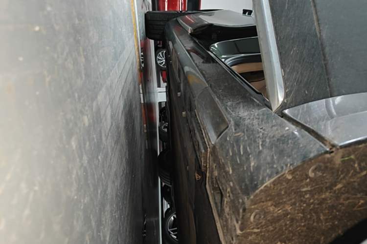 Used Hima Stelato S9T 2025 Model Range-Extended Max Long-Range Version Right Side Sill