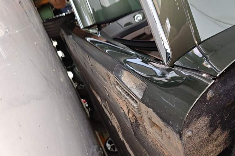 Used Hima Stelato S9T 2025 Model Pure Electric Four-Wheel-Drive Ultra Right Side Sill