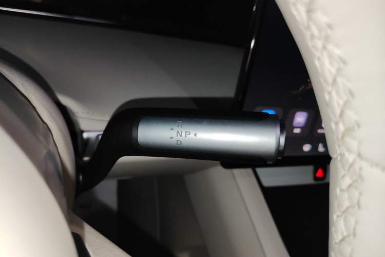 Used Hima Stelato S9T 2025 Model Pure Electric Rear-Wheel-Drive Max (896-line LiDAR) Gear Lever