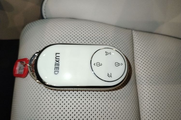 Used Hima Stelato S9T 2025 Model Pure Electric Four-Wheel-Drive Ultra Interior 1