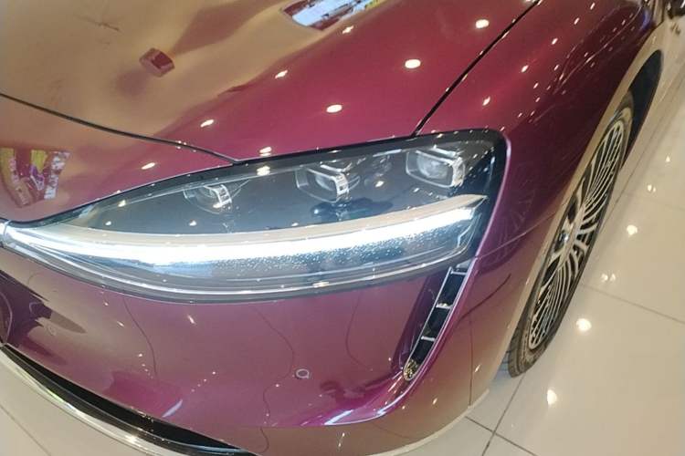 Used Hima Stelato S9T 2025 Model Pure Electric Four-Wheel-Drive Ultra Left Front Headlight
