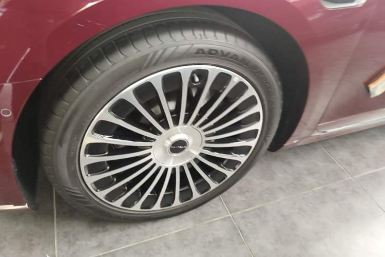 Used Hima Stelato S9T 2025 Model Range-Extended Ultra Long-Range Version Left Front Wheel Hub