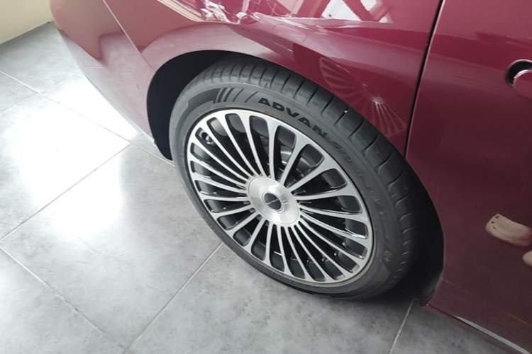 Used Hima Stelato S9T 2025 Model Range-Extended Ultra Long-Range Version Right Rear Wheel Hub