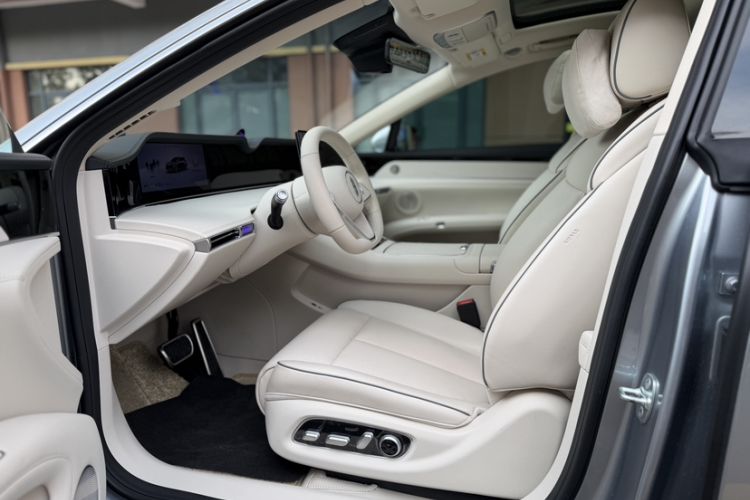 Used Hima Stelato S9T 2025 Model Range-Extended Ultra Long-Range Version Left Front Seat