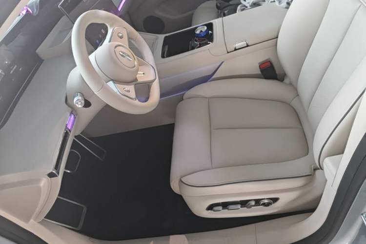 Used Hima Stelato S9T 2025 Model Range-Extended Ultra Long-Range Version Left Front Seat