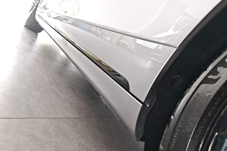 Used Hima Stelato S9T 2025 Model Pure Electric Four-Wheel-Drive Ultra Left Side Sill