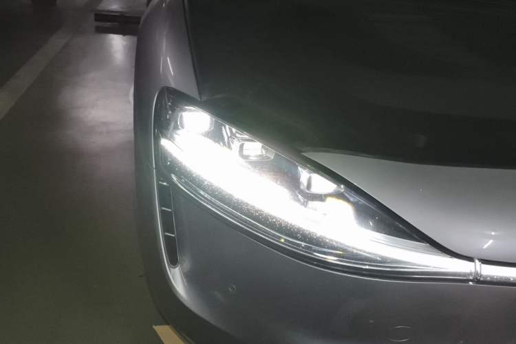 Used Hima Stelato S9T 2025 Model Range-Extended Ultra Long-Range Version Right Front Headlight
