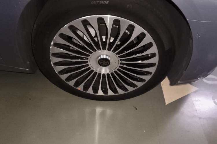 Used Hima Stelato S9T 2025 Model Range-Extended Ultra Long-Range Version Right Front Wheel Hub