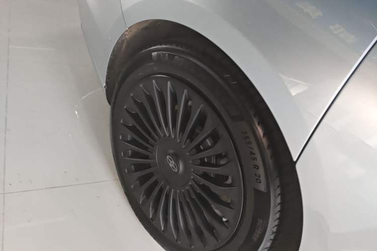 Used Hima Stelato S9T 2025 Model Range-Extended Ultra Long-Range Version Right Rear Wheel Hub