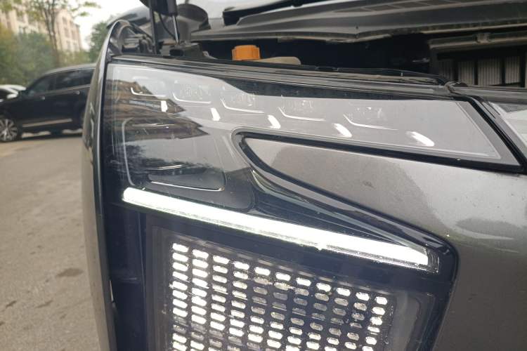 Used HiPhi X 2021 Flagship Edition 6-Seater Right Front Headlight