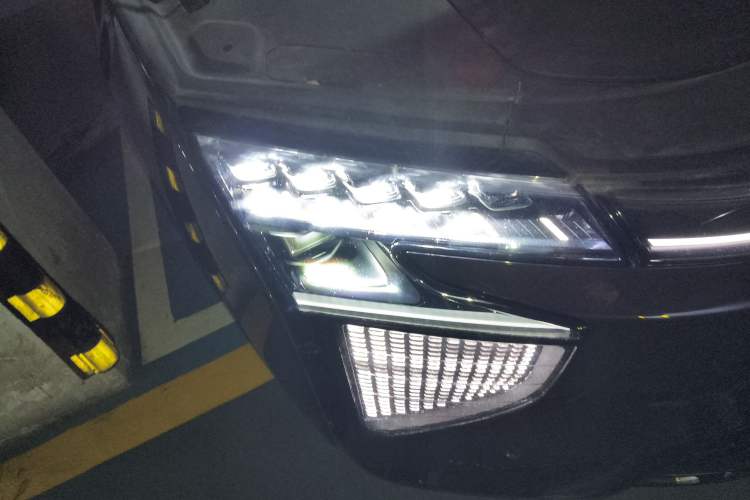 Used HiPhi X 2021 Flagship Edition 6-Seater Right Front Headlight