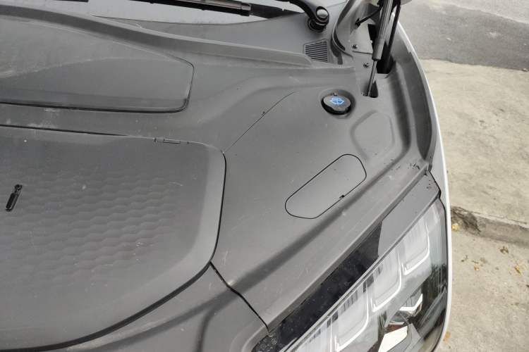Used HiPhi X 2022 Zhiyuan 6-Seat Long-Range Version Engine Bay Left