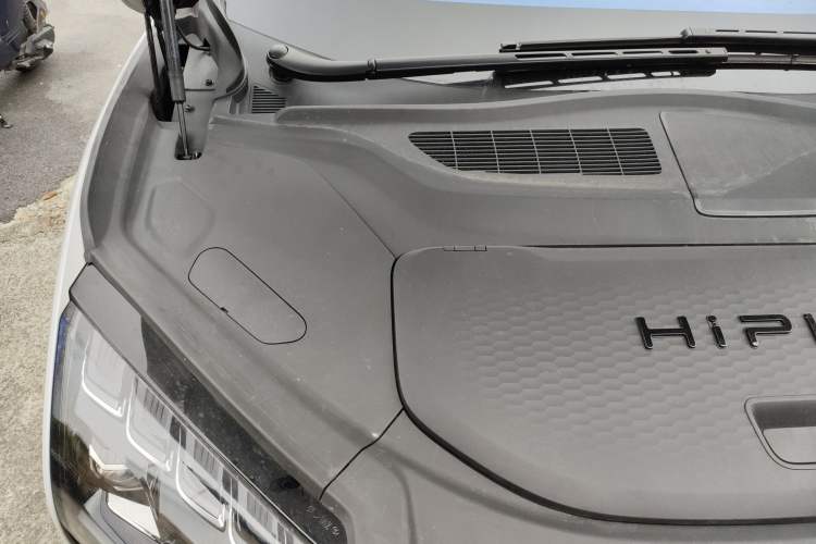 Used HiPhi X 2022 Zhiyuan 6-Seat Long-Range Version Engine Bay Right