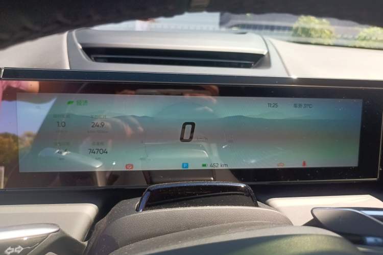 Used HiPhi X 2021 Luxury Edition 6-Seater Instrument Cluster