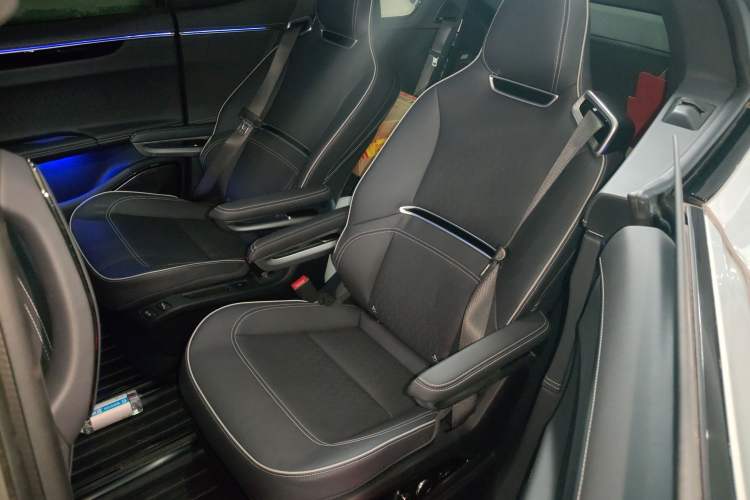 Used HiPhi X 2022 Zhiyuan 6-Seat Long-Range Version Left Rear Seat