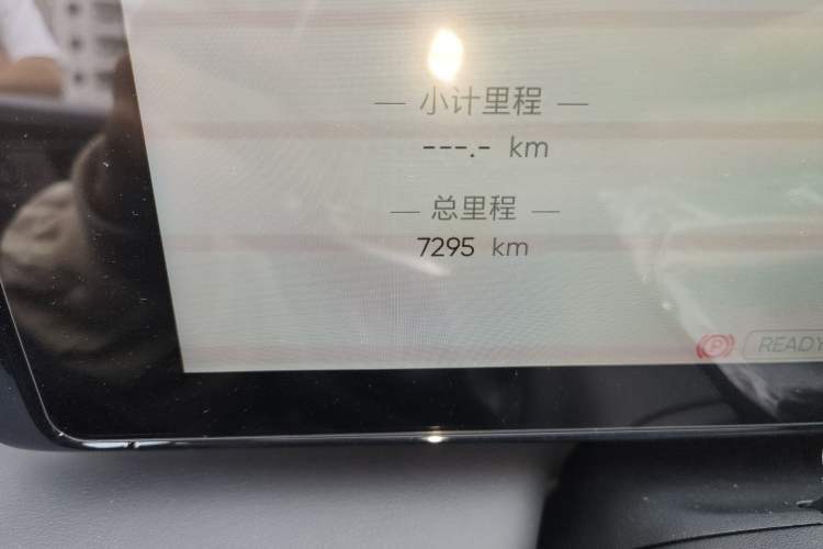 Used HiPhi X 2022 Zhiyuan 6-Seat Long-Range Version Odometer Close Up