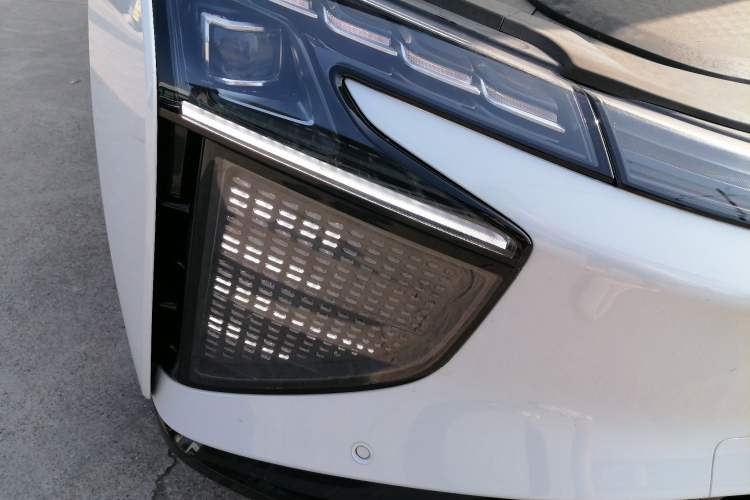 Used HiPhi X 2022 Zhiyuan 6-Seat Long-Range Version Right Front Headlight